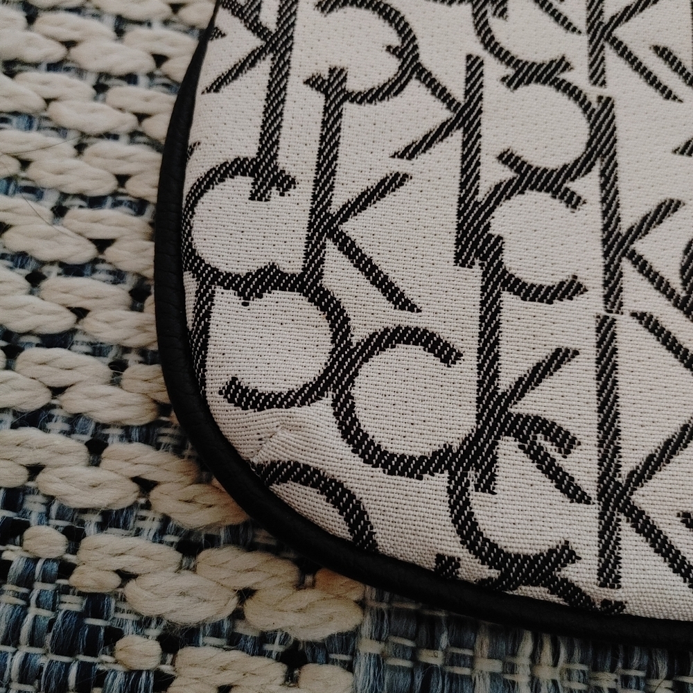 Calvin Klein Wristlet - Picture 4 of 9